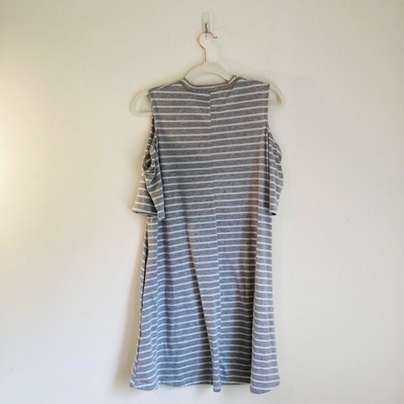 Gray & White Striped Cold Shoulder Casual Midi Dress By Simply Southern Size M - Picture 2 of 9